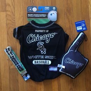 MLB - NWT Chicago White Sox Pet Pack